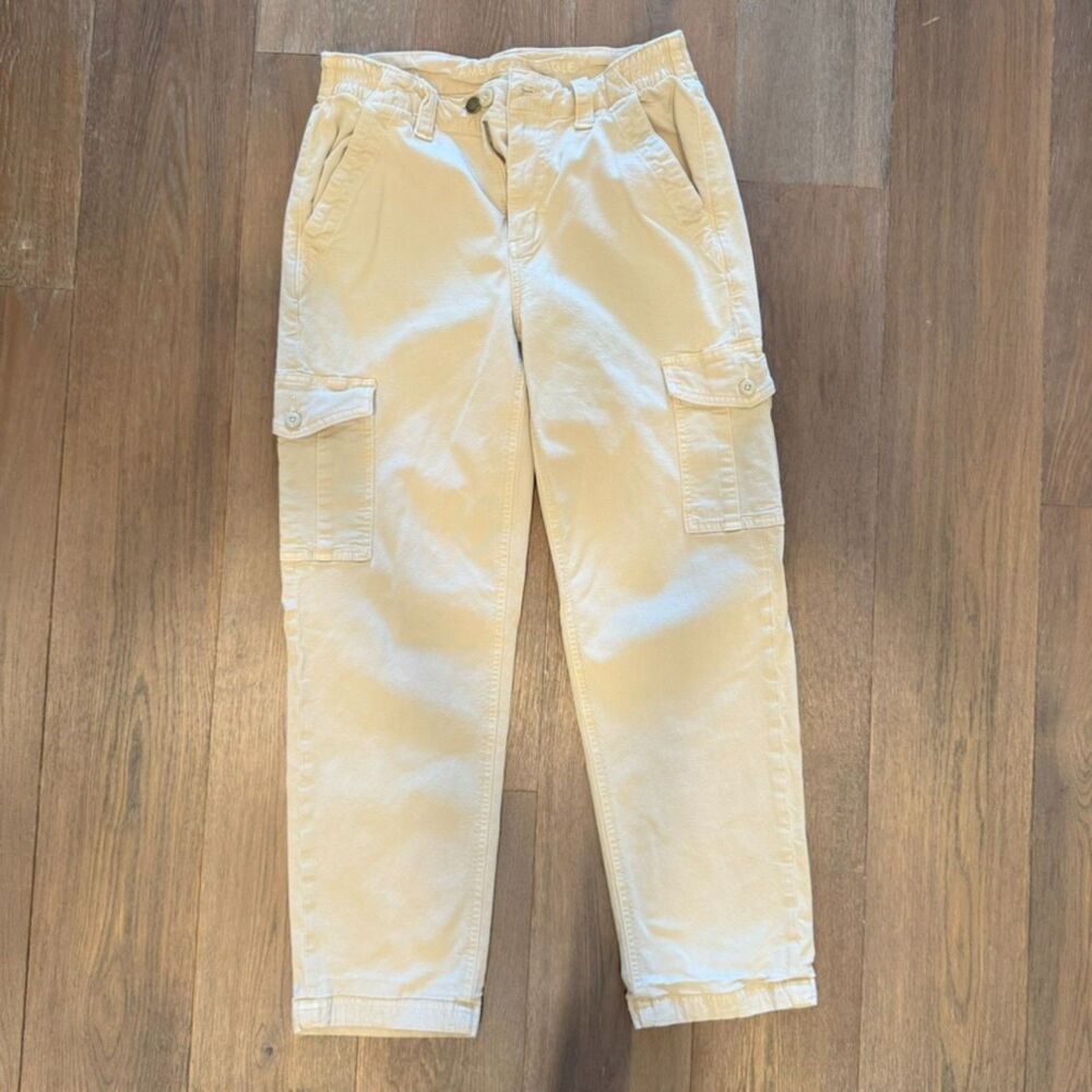 American Eagle tan cargo pants | size 6 Short